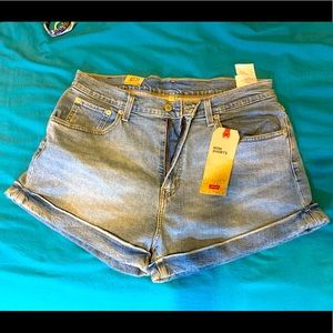 Levi’s Mom Jeans shorts size 32